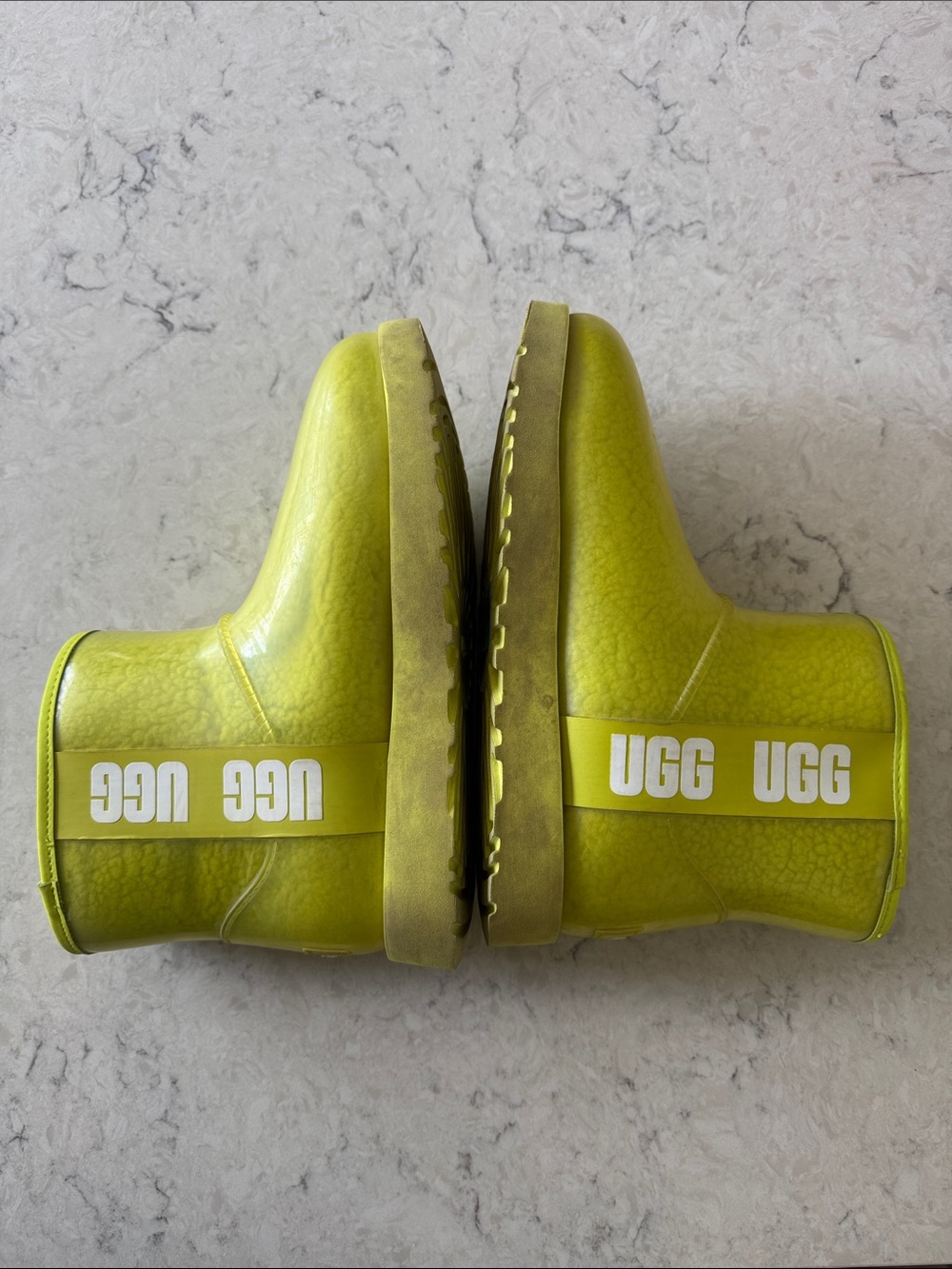 UGG clear mini ‘sulfer’ Women’s 7 Neon Lime Shearling-Lined Shortie Boots - Picture 9 of 10